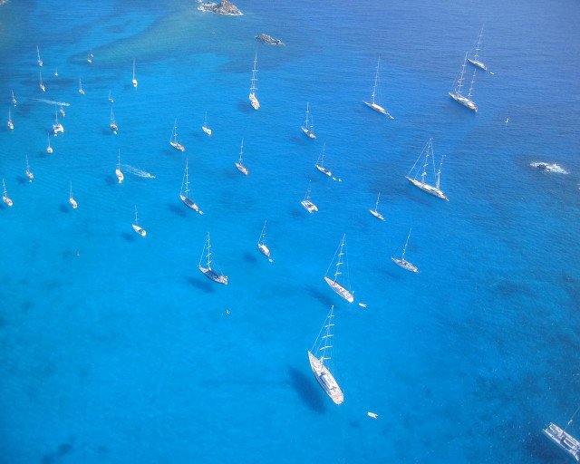 Boats floating ocean near water free wallpaper for desktop - medium preview image