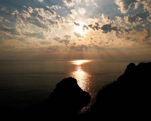 Sunset ocean sun clouds water free wallpaper for desktop - medium preview image