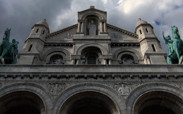 Large building statues cloudy sky #2 free wallpaper for desktop - medium preview image