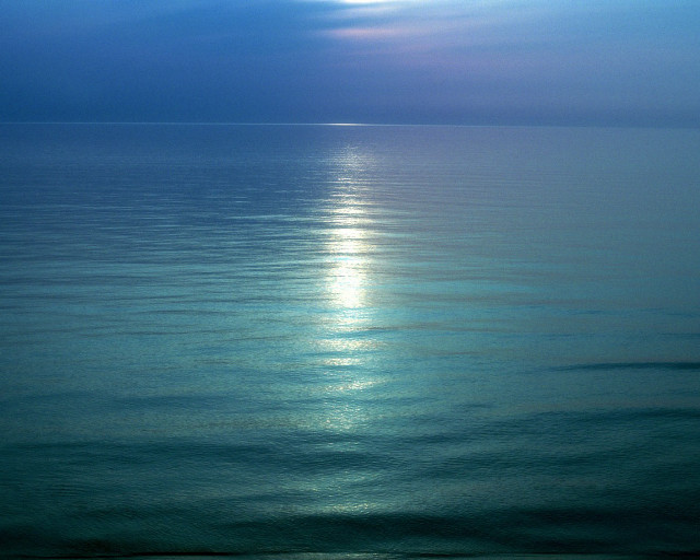 Large body of water sun #2 free wallpaper for desktop - medium preview image