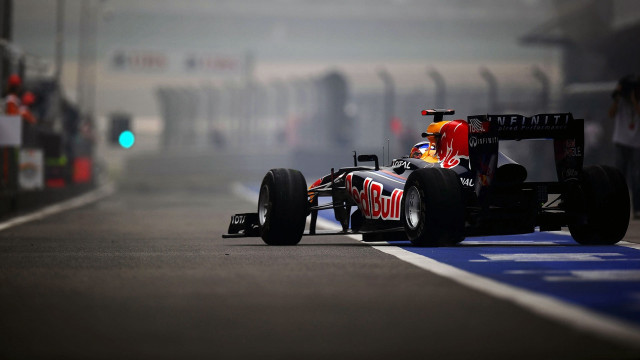 Red bull racing car foggy free wallpaper for desktop - medium preview image