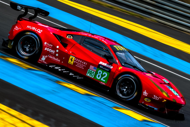 Red sports car race track #26 free wallpaper for desktop - medium preview image