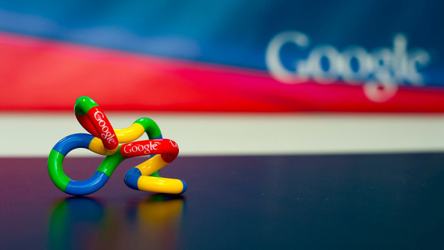 Toy scissors table google logo free wallpaper for desktop - medium preview image