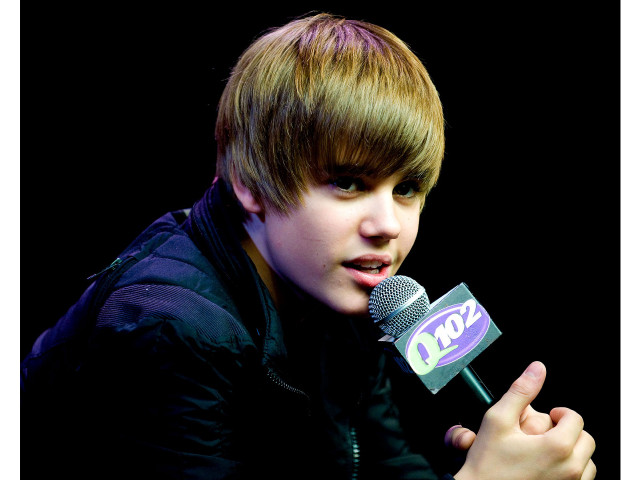 Boy microphone hand microphone other free wallpaper for desktop - medium preview image