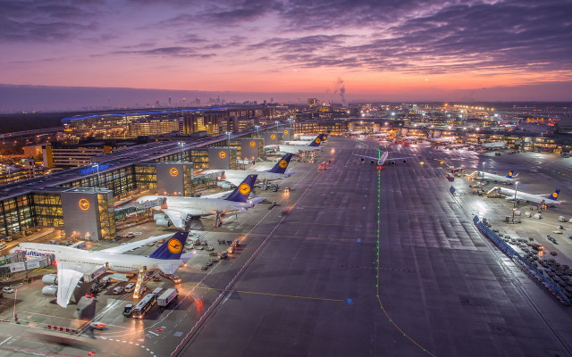 Large airport night time planes free wallpaper for desktop - medium preview image