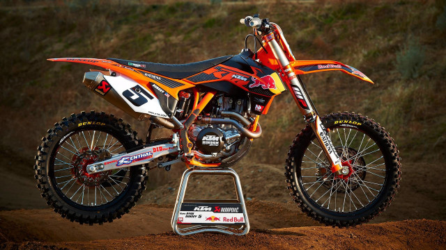 Dirt bike parked track number free wallpaper for desktop - medium preview image