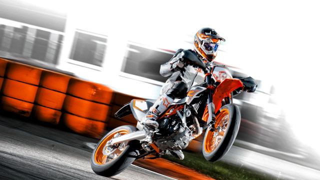 Motorcycle trick air track train free wallpaper for desktop - medium preview image