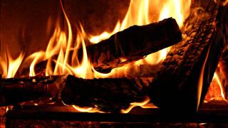 Fireplace burning logs flames cozy - a fireplace free wallpaper for desktop
