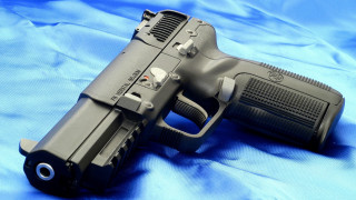 Gun blue sheet black handle - free technology wallpaper for desktop