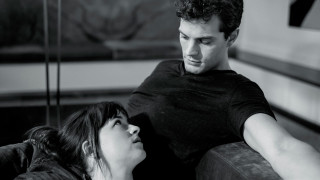 Man woman couch smile blackwhite - each others eye free wallpaper