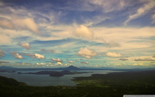 Lake mountains hilltop clouds sky - a hill top free wallpaper