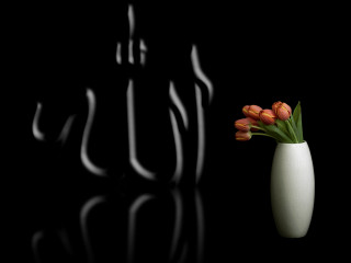 White vase flowers table black - a white vase free wallpaper for desktop