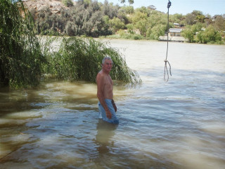 Man river frisbee rope hanging - a river free wallpaper