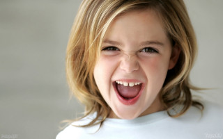 Young girl toothbrush white shirt - facial muscle free wallpaper