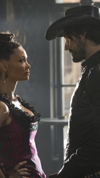 Man woman period costumes talking - free hearts wallpaper for mobile