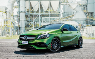 Green mercedes maximalism 3d render - maximalism free wallpaper