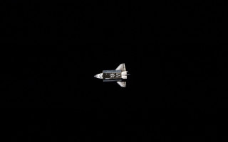 Space shuttle flying dark sky - chesley bonestell free wallpaper