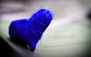 Blue heart yarn table object - a blue heart free wallpaper