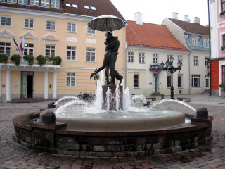 Statue woman umbrella fountain town - an art deco sculpture free wallpaper