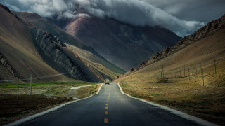 Mountain road truck cloudy sky 4 - a long road free wallpaper for desktop