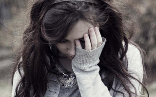 Woman long hair holding hand - a park free wallpaper for desktop