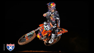 Man riding dirt bike air 2 - antoni pitxot free wallpaper