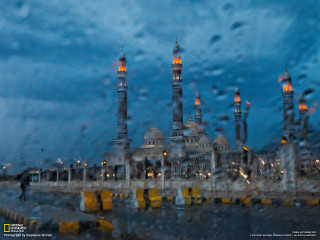Large building clock tower night 22 - a large building free wallpaper