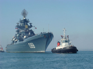 Large boat small boat ocean 2 - aleksandr gerasimov free wallpaper