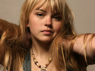Blonde woman necklace beads shoulder - her neck and a necklace free wallpaper