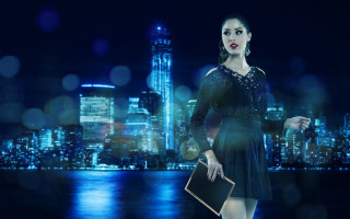 Woman dress briefcase city skyline - a woman in a dress holding free wallpaper for desktop