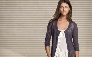 Woman suitcase jacket wall standing - a suitcase free wallpaper for desktop