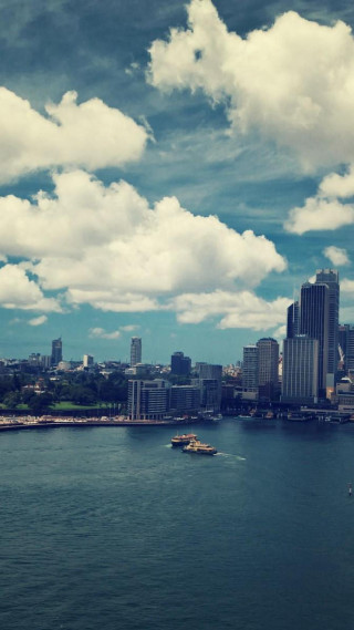 City skyline water boat scenery 2 - a city skyline free wallpaper for mobile