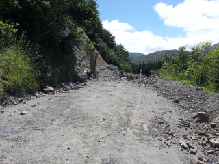Dirt road sign trees mountain - a dirt road free wallpaper