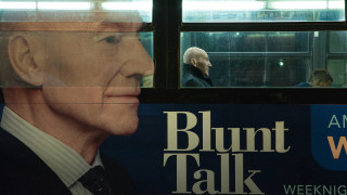 Man suit tie window bus - a bus free wallpaper