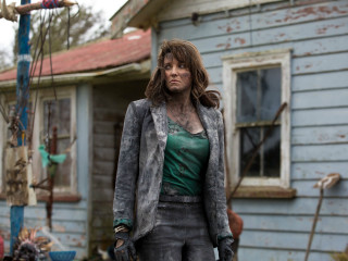 Woman house broken window broken - a broken window free wallpaper for desktop