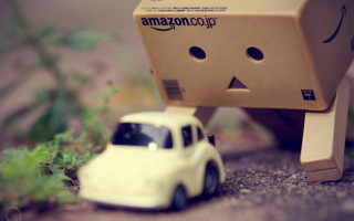 Toy car cardboard box face - a toy car free wallpaper