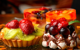 Cupcake fruit closeup drink table - fruit free wallpaper for desktop