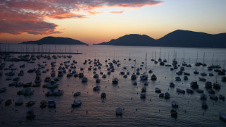 Boats ocean sunset mountain background - cagnaccio di san pietro free wallpaper