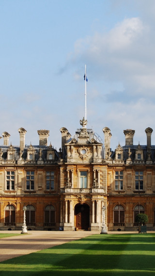 Large building flag roof flagpole - free architecture wallpaper for mobile