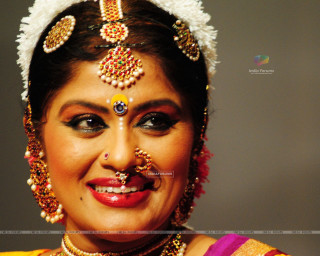 Woman nose ring head nose - her nose free wallpaper