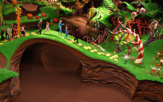 Fake garden bridge people crowd - many person free wallpaper