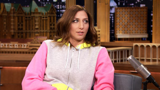 Woman pink grey hoodie microphone - grey free wallpaper for desktop