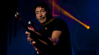 Man holding guitar microphone performance - jimmy nelsson free wallpaper