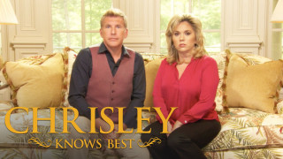 Man woman couch window chelsea - a couch in front free wallpaper for desktop