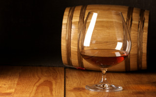 Glass of wine wooden table - product photography free wallpaper