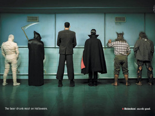 Group people room blue white - a hammer free wallpaper