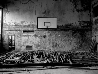 Basketball court old building debris - a basketball court free wallpaper