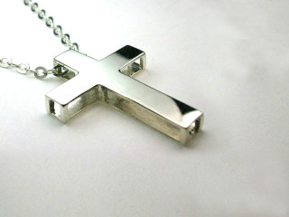 Cross necklace white surface chain 2 - a white surface free wallpaper