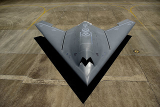 Jet airport tarmac yellow line - a yellow line free wallpaper