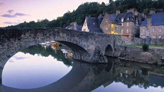 Stone bridge river boat houses - bernard meninsky free wallpaper